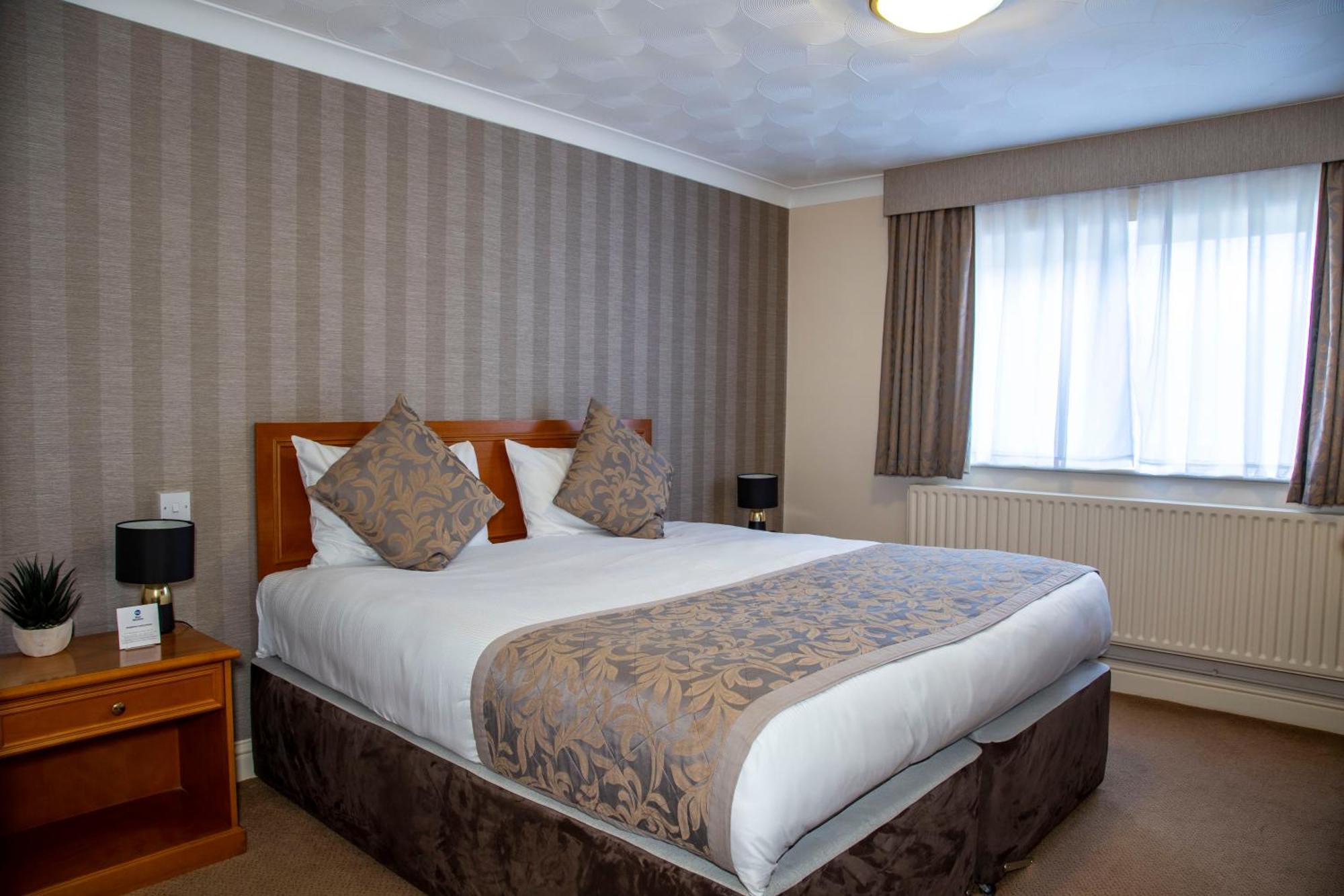 Western Manor Hotel