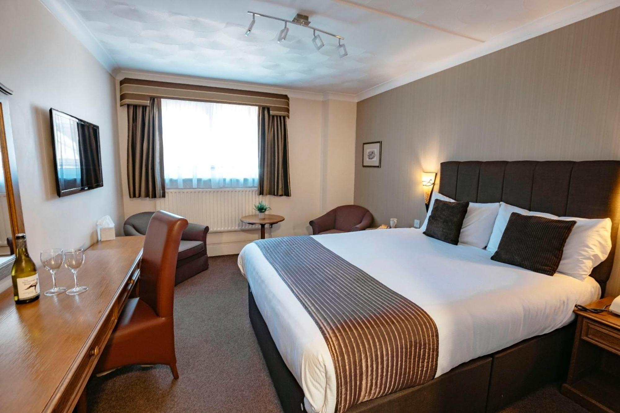 Western Manor Hotel 3*
